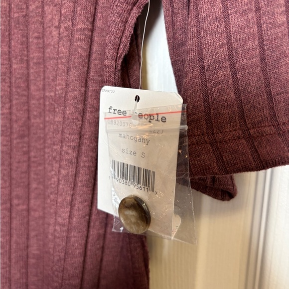 Free People Knit Top Heart Strings Short Sleeve Ribbed Shirt Mahogany Size Small - Picture 7 of 10